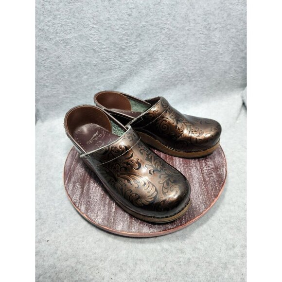 Dansko Womens Brown Leather Clogs With Embossed Floral Design - Size 39 - Picture 2 of 13